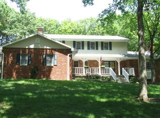2610 Tanglewood Dr, Jefferson City, MO 65109