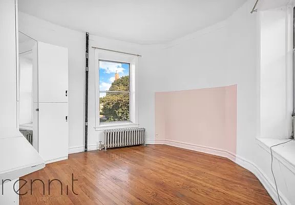 4th image of 93 Halsey St APT D4