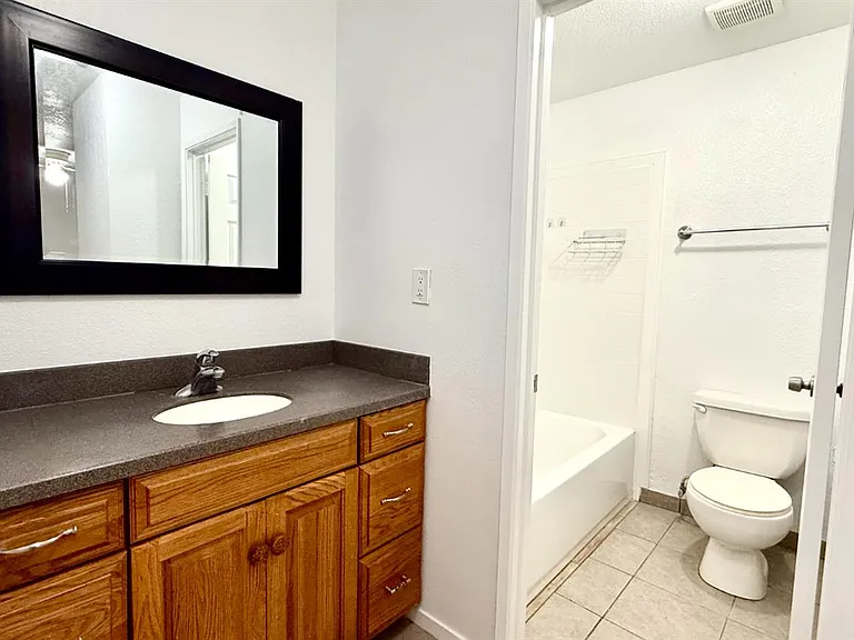 665 S Coalinga St — Photo 15