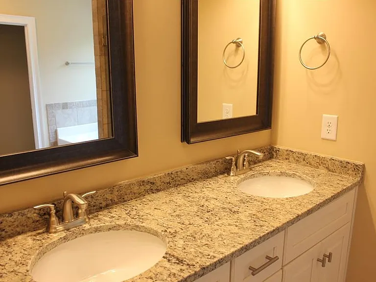 2436 Snowshill Ln — Photo 9