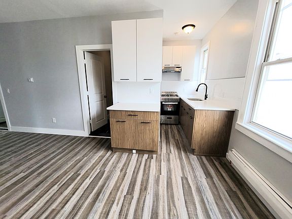 3rd image of 282 Lexington Ave