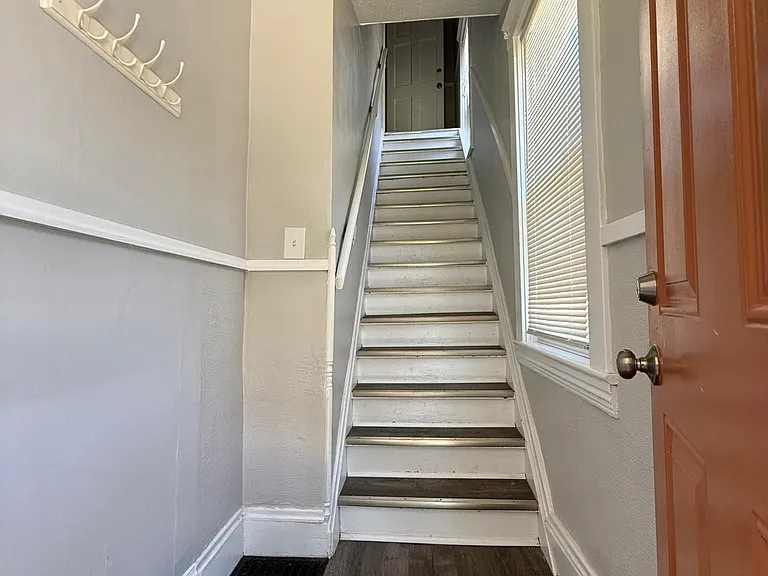 4711 Behrwald Ave #UP — Photo 36