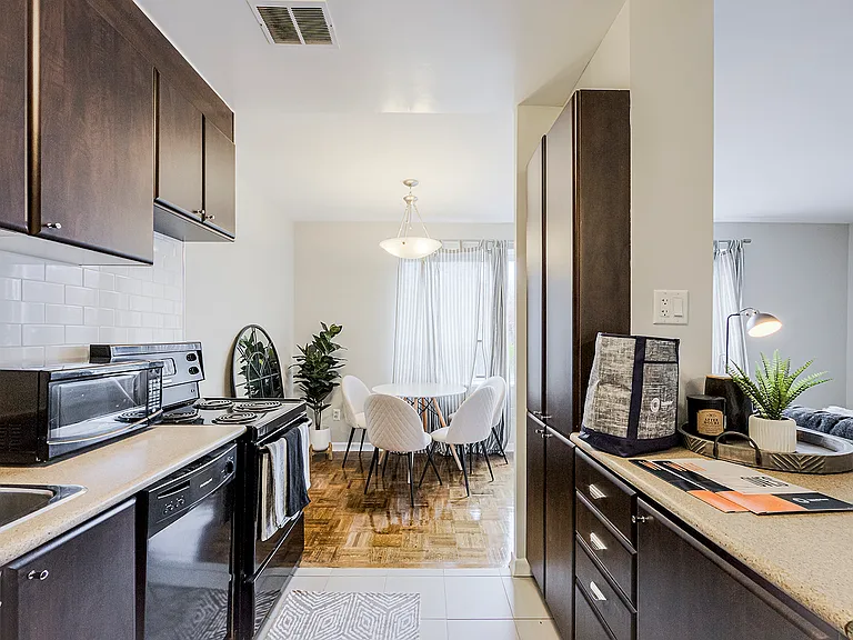 600 Kingston Rd #108 — Photo 2