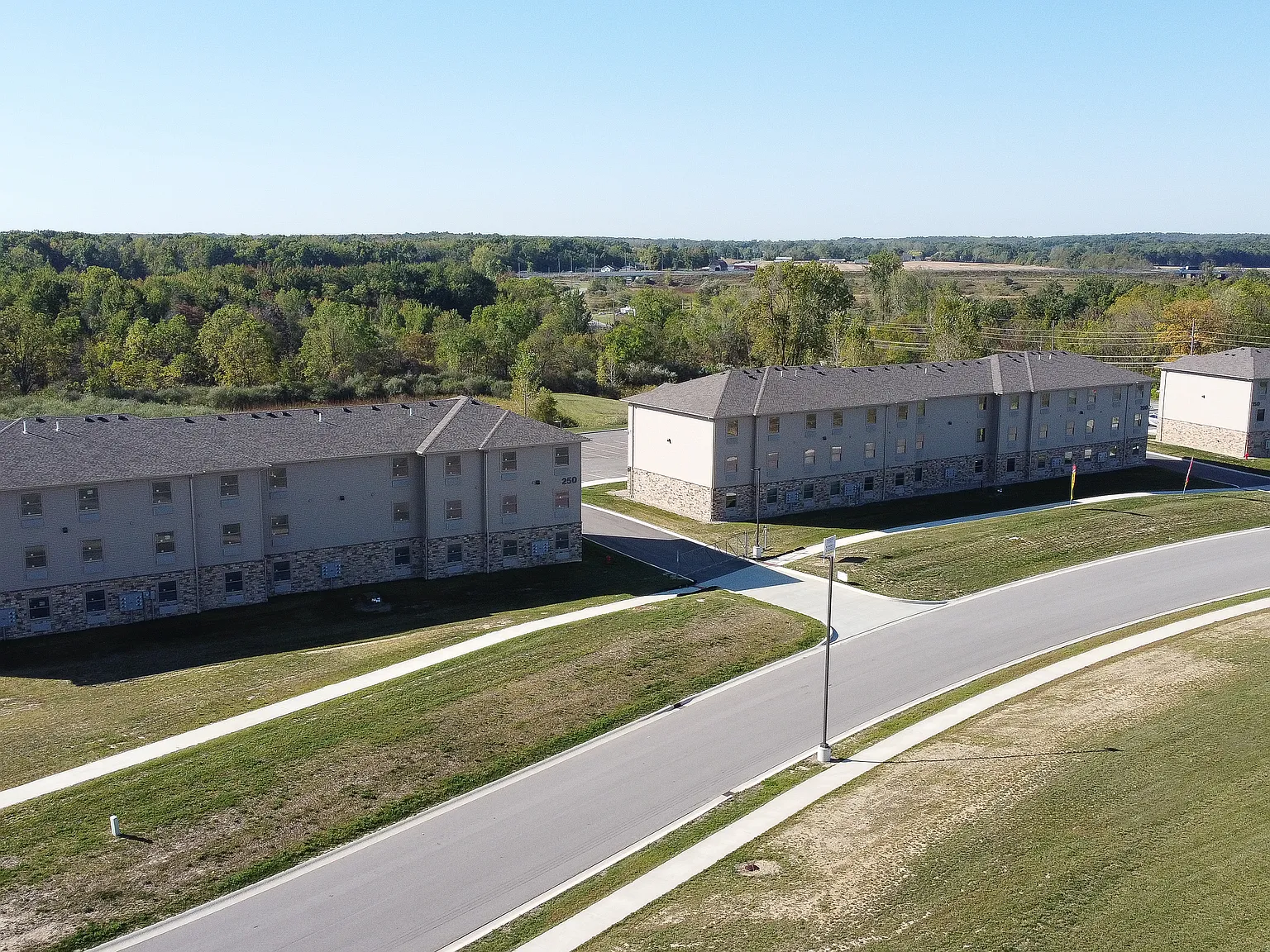 Crossroads Place Apartments — Photo 1