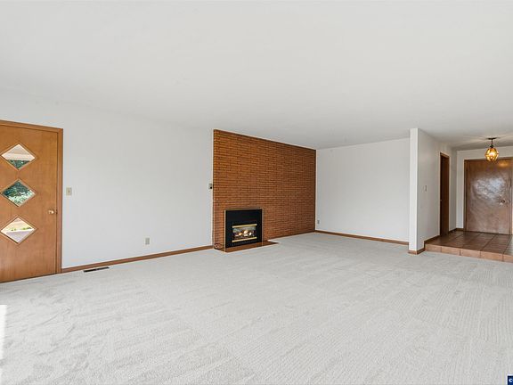 5th image of 1514 37th Ave NW