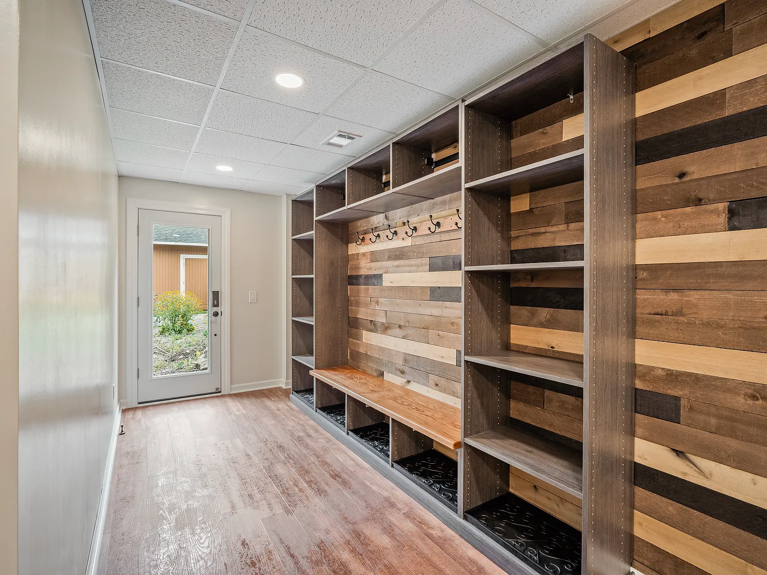 3 bed, 1700 sqft, $2,300 — Photo 3