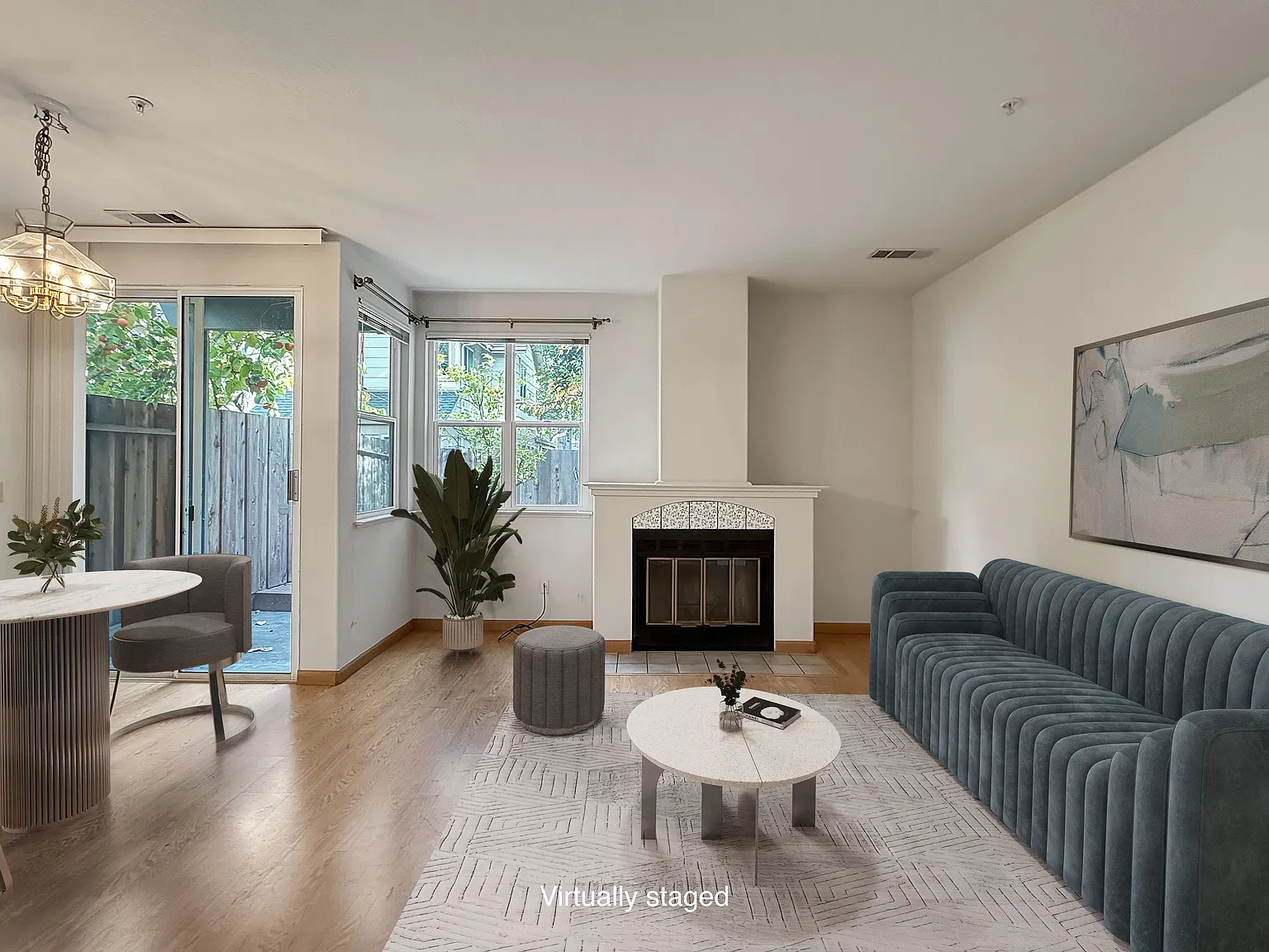 2 bed, 2.5 bath, 1240 sqft, $4,495 — Photo 2
