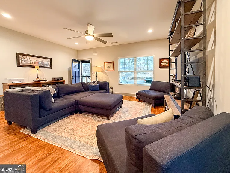 270 Townview Dr — Photo 8