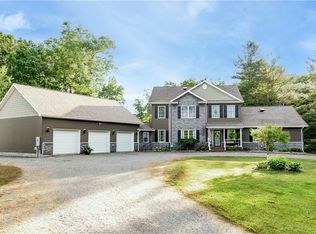 23 Arnold Palmer Dr, Grove City, PA 16127