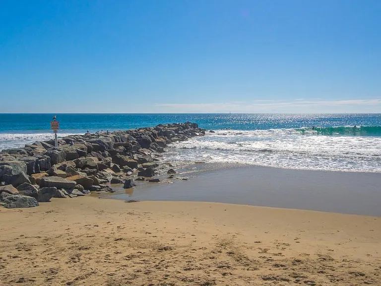 The Beach at 46th Jetty