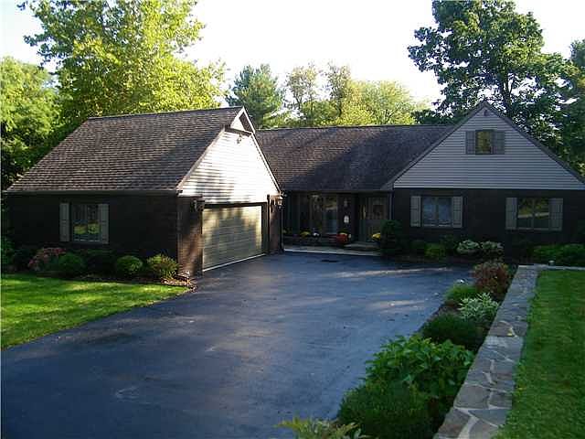 1st image of 111 Williamsburg Ct