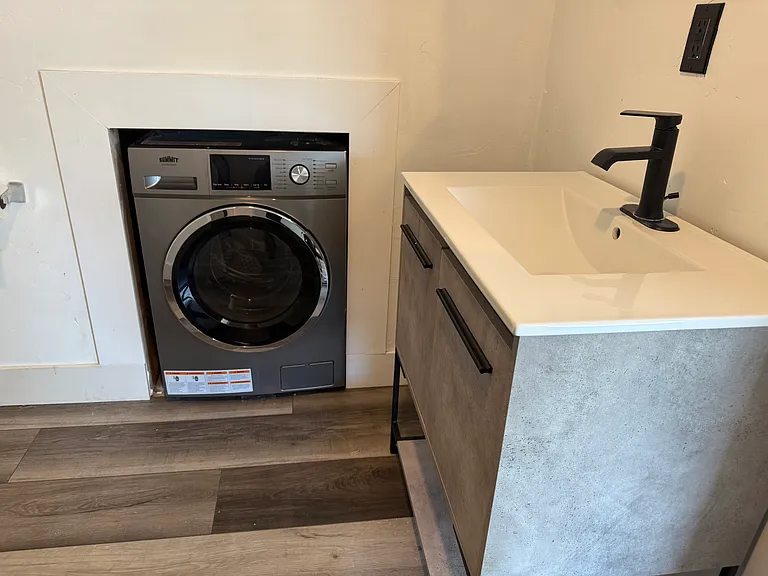 4105 N Adams St #101 — Photo 8