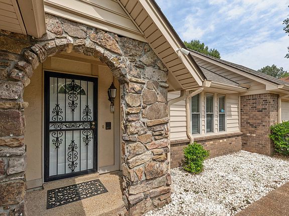 5th image of 8036 Winding Creek Dr