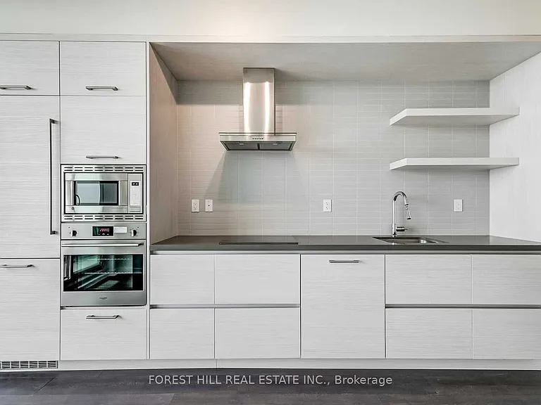 2221 Yonge St #5703 — Photo 13