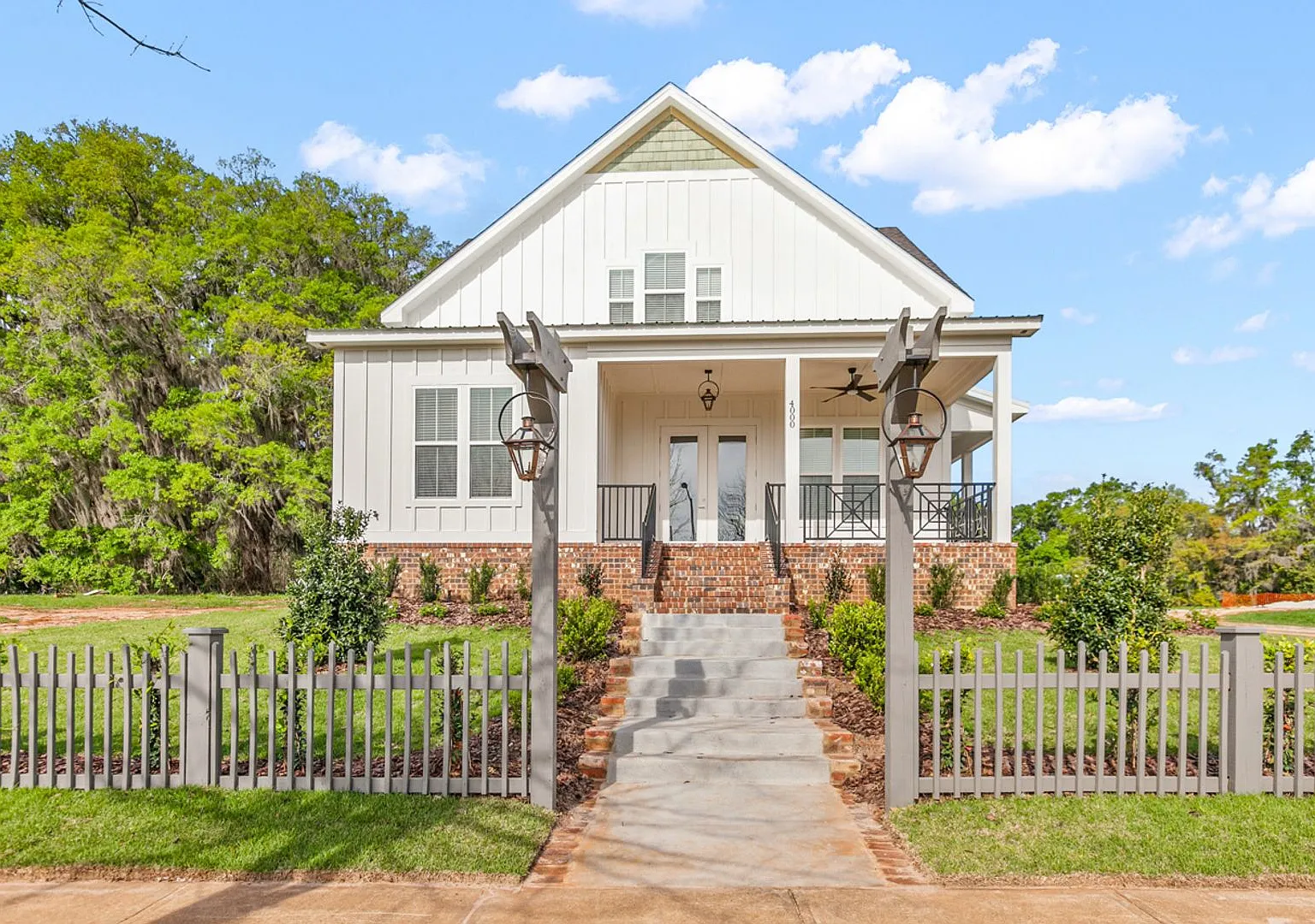 Great Southwood Home — Photo 1