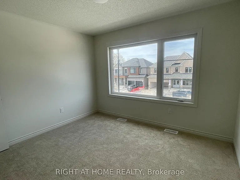 1054 Denton Dr — Photo 33