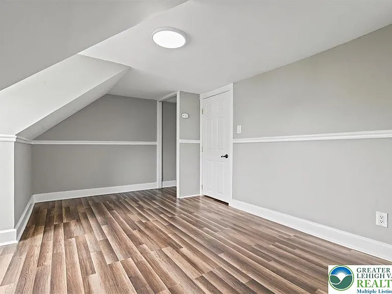 510 5th Ave — Photo 27