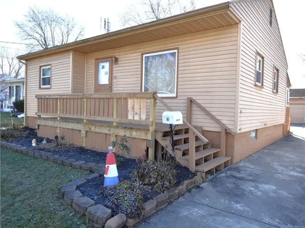 341 Elizabeth St, Hubbard, OH 44425