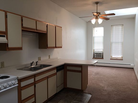 2nd image of 275 7th St W APT 304