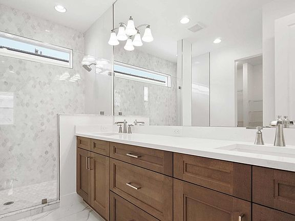 Owner s Bath