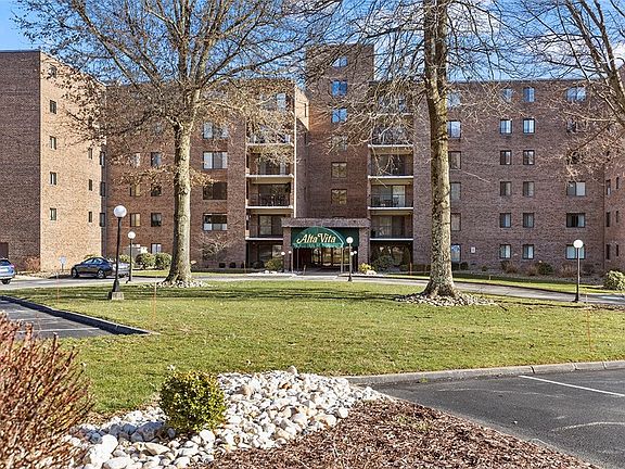 3rd image of 3 Alta Vita Dr APT 501