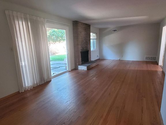3rd image of 1509 San Gabriel Way