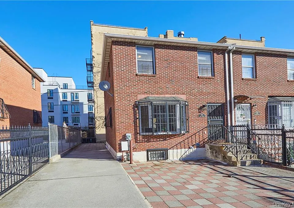607 Oak Ter #1