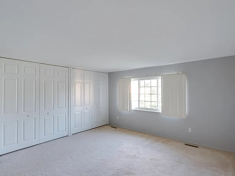 32276 W Twelve Mile Rd #31 — Photo 33