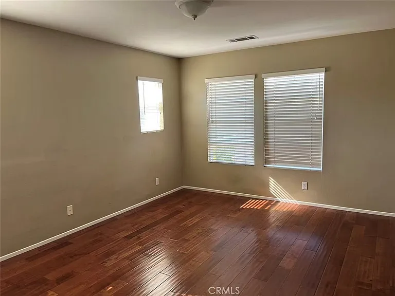 8 Pearleaf — Photo 13