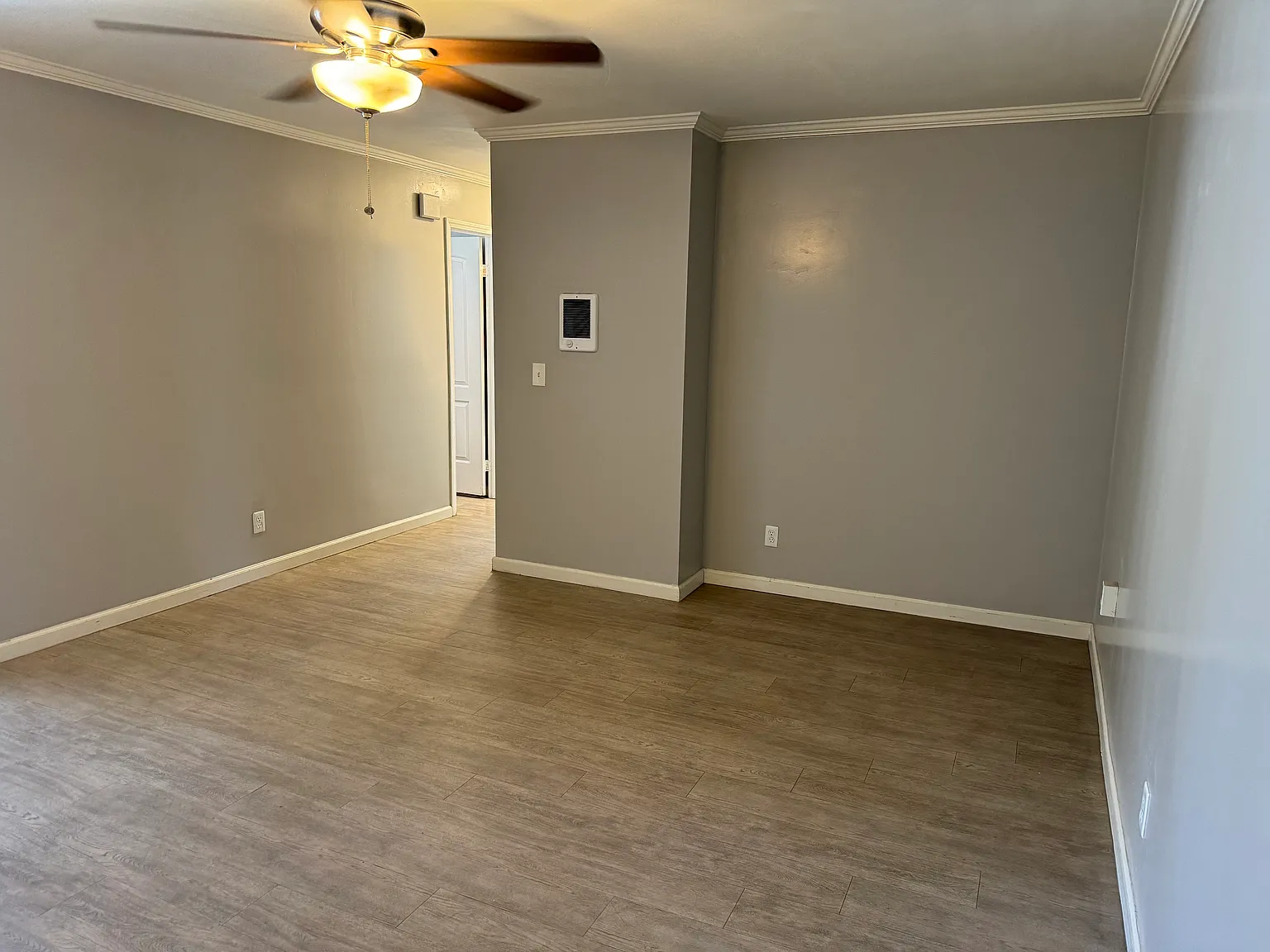 3038 Broadway — Photo 3