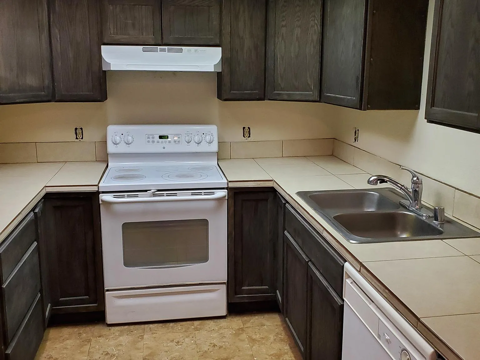 3 bed, 1165 sqft, $1,850 — Photo 2