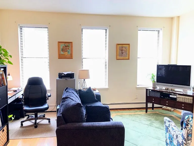496 Pavonia Ave #B3 — Photo 3