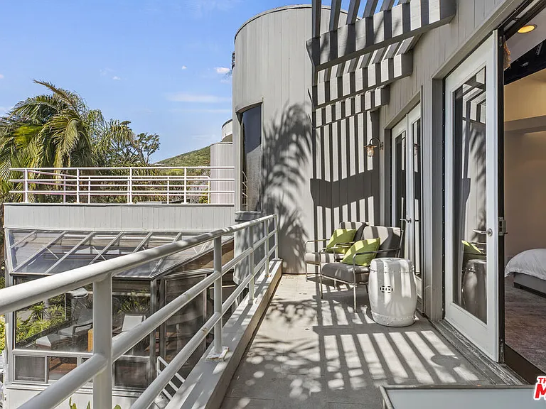 31833 Sea Level Dr — Photo 17