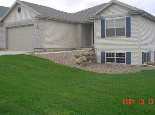 115 S Westmount Dr, Sun Prairie, WI 53590