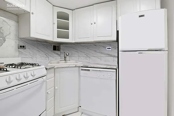 Rented by Sotheby's International Realty | media 7