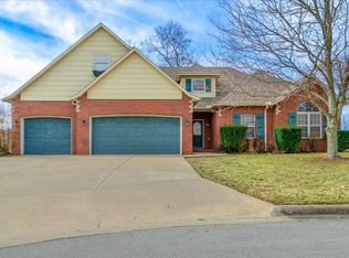 606 E Falls Cir, Ozark, MO 65721
