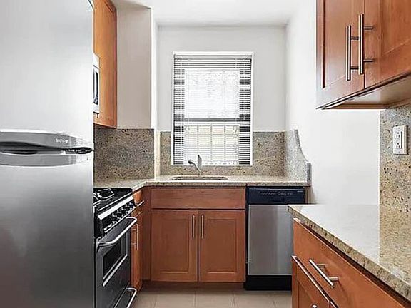 4th image of 85 8th Ave APT 1A