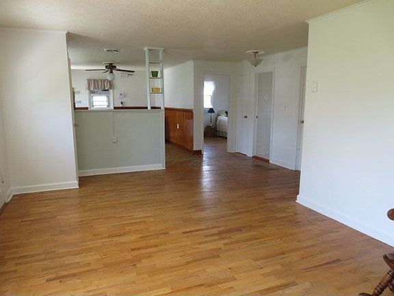 3rd image of 383 Lowry Dr