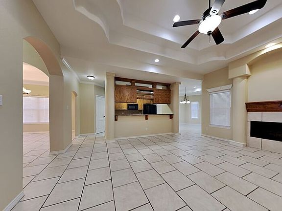 4th image of 2614 Wind Hollow Dr