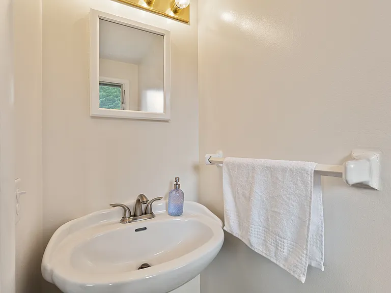 100 Barbie Dr — Photo 3