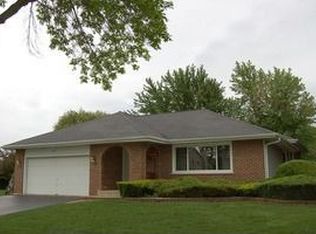 307 Foxfire Dr, Lake Zurich, IL 60047