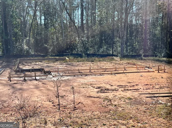 1507 Wisteria Dr, West Point, GA 31833