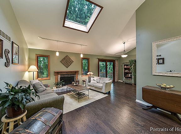 5th image of 2792 Rolling Meadows Dr