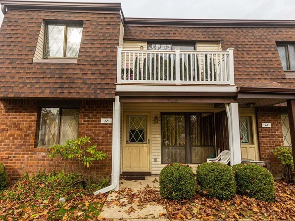 17 W Cambridge Drive #17 W, Copiague, NY 11726
