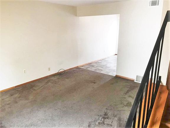 4th image of 820 Jackson Ln #820