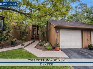 7643 Cottonwood Ln, Dexter, MI 48130
