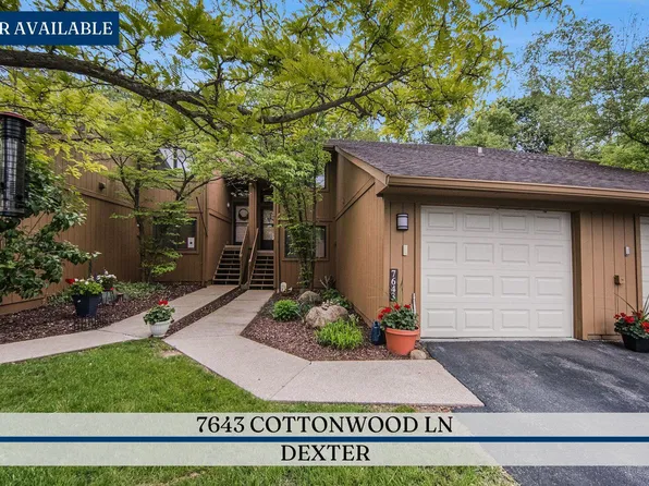 7643 Cottonwood Ln, Dexter, MI 48130