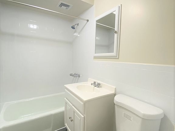 5th image of 329 E 63rd St APT 5F