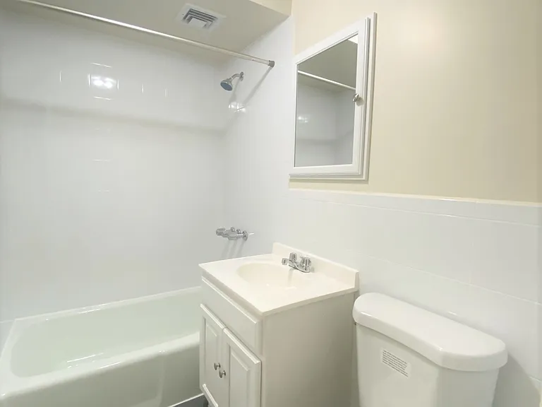 329 E 63rd St #5F — Photo 5
