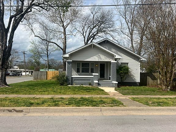 2nd image of 1015 W Cass Avenue